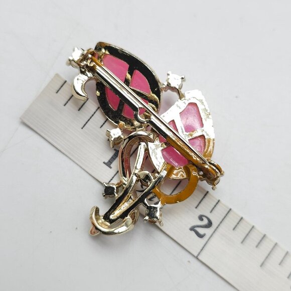 Vintage Gold Tone Pink Molded Lucite Blue Rhinestone Brooch Earrings Set - Picture 6 of 7